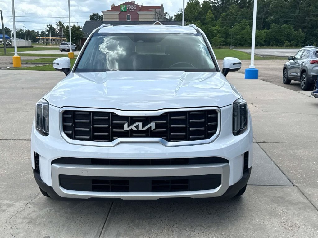Used 2025 Kia Telluride S FWD image 2