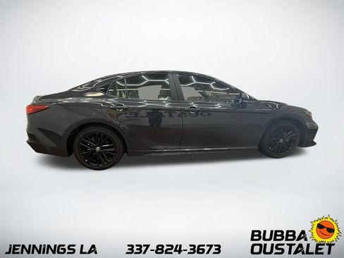 Used 2025 Toyota Camry SE w/ Convenience Package FWD image 6