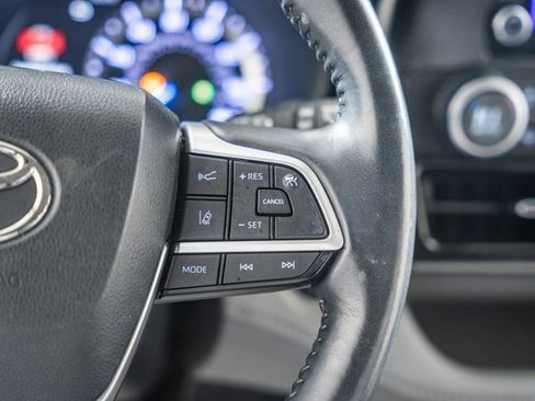 Certified 2023 Toyota Highlander LE image 31