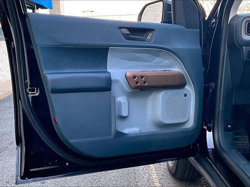 Used 2023 Ford Maverick Lariat w/ Lariat Luxury Package image 22