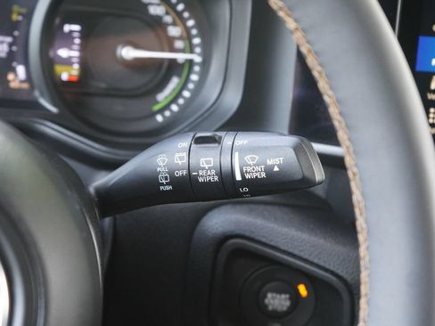 Used 2024 Jeep Wrangler Unlimited w/ Convenience Group AWD/4WD image 18
