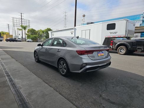 Used 2023 Kia Forte LXS w/ LXS Technology Package FWD image 7