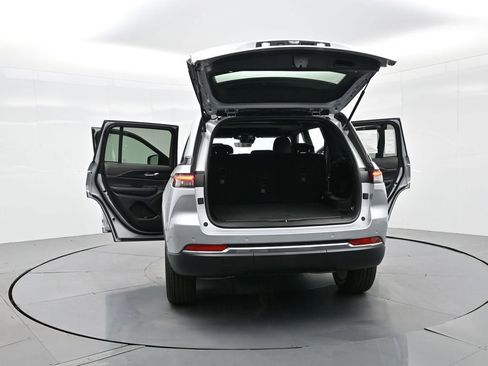 New 2025 Jeep Grand Cherokee Laredo X image 28