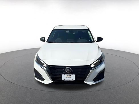 Used 2025 Nissan Altima 2.5 SV FWD image 4