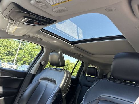 Used 2021 Jeep Grand Cherokee L Limited AWD/4WD image 16