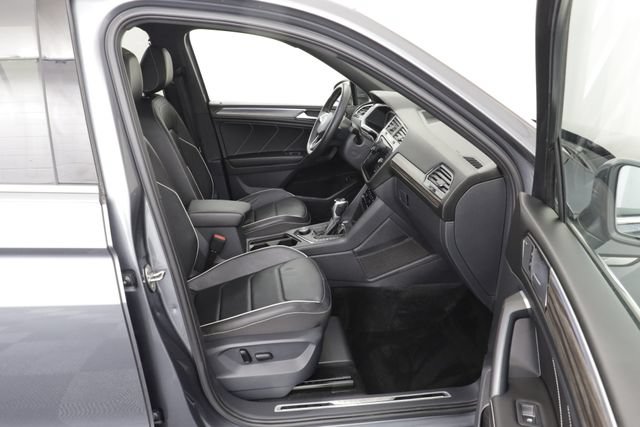 Used 2023 Volkswagen Tiguan SEL R-Line AWD/4WD image 20