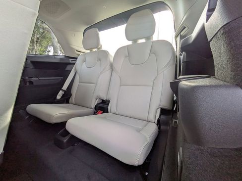 New 2026 Volvo XC90 T8 Ultra w/ Protection Package Premier AWD/4WD image 17