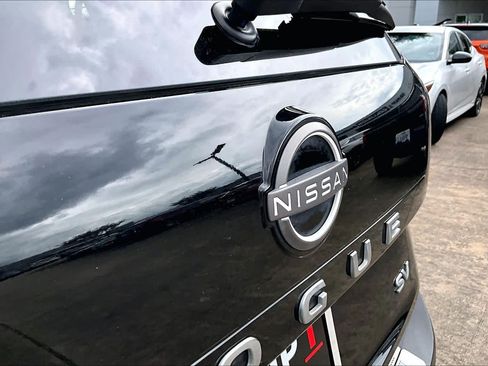Certified 2023 Nissan Rogue SV FWD image 31