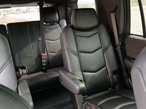 Used 2020 Cadillac Escalade Platinum image 60