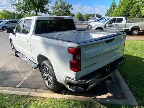 Used 2023 Chevrolet Silverado 1500 LT AWD/4WD image 29