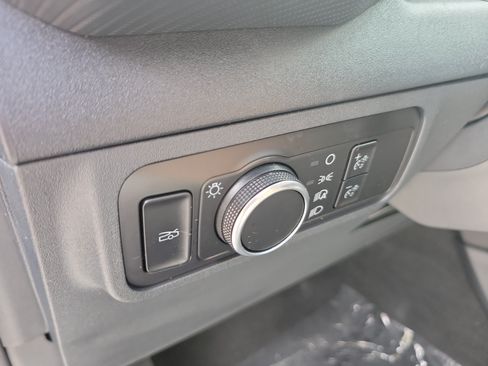 Used 2025 Ford Mustang Coupe RWD image 18