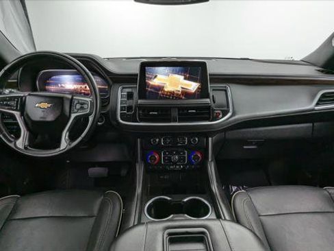 Used 2023 Chevrolet Suburban Premier image 28