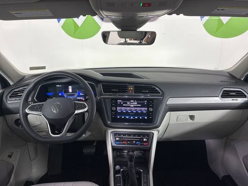 Used 2022 Volkswagen Tiguan SE image 14