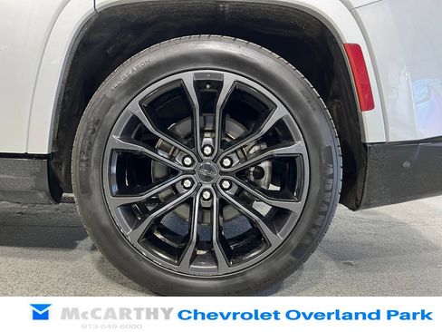 Used 2024 Jeep Grand Wagoneer Series II w/ Quick Order Packagew 28T AWD/4WD image 38