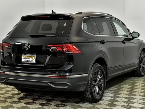 Certified 2022 Volkswagen Tiguan SE image 6