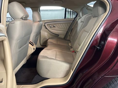 Used 2018 Ford Taurus SEL image 28