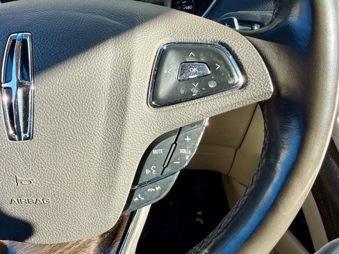 Used 2017 Lincoln MKX Reserve w/ Driver Assistance Package image 27