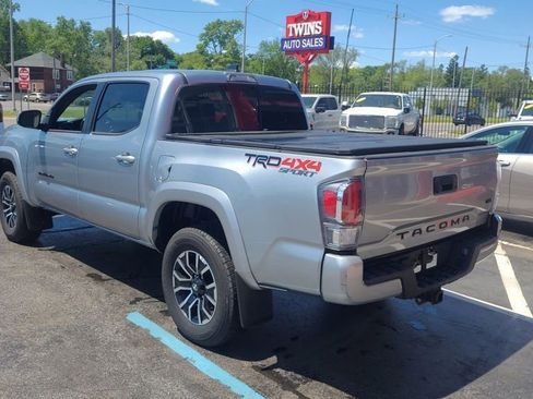 Used 2023 Toyota Tacoma TRD Sport AWD/4WD image 4