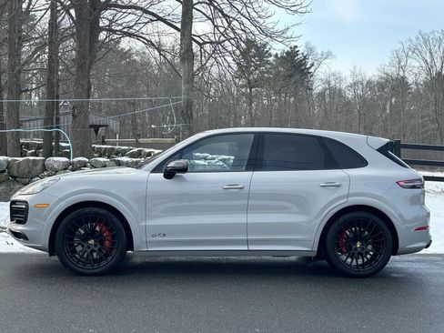 Used 2022 Porsche Cayenne GTS image 14