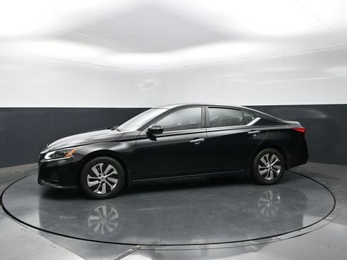 Used 2023 Nissan Altima 2.5 S FWD image 3