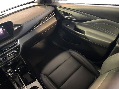 Used 2025 Buick Envista Sport Touring image 36