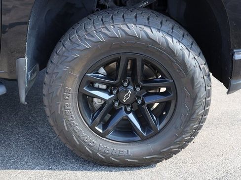 Used 2020 Chevrolet Silverado 1500 LT Trail Boss image 10