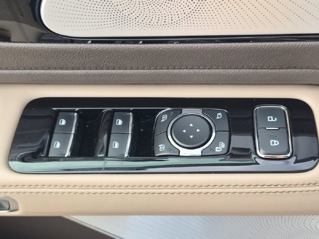 Used 2024 Lincoln Aviator Reserve w/ Equipment Group 201A AWD/4WD image 16