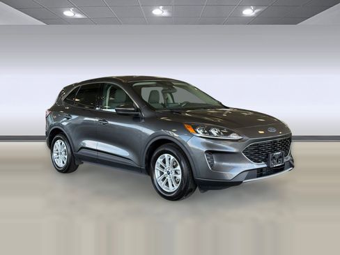 Certified 2020 Ford Escape SE image 7