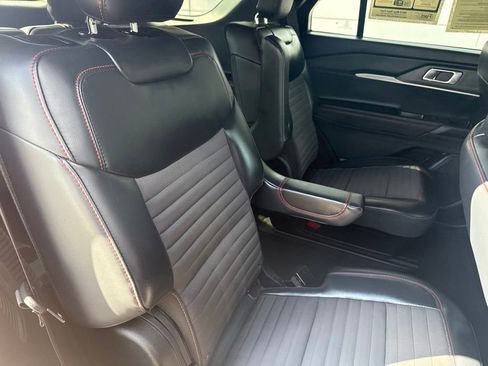 Used 2025 Ford Explorer ST-Line w/ Premium Package RWD image 30