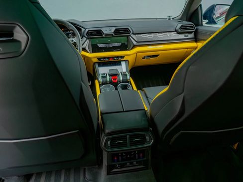 Used 2025 Lamborghini Urus SE image 72