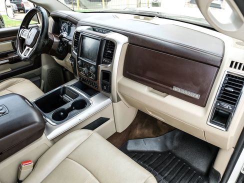 Used 2018 RAM 2500 Laramie AWD/4WD image 14