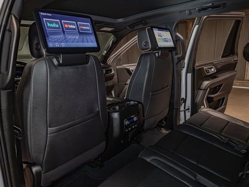 Used 2023 GMC Yukon SLT w/ Max Trailering Package image 22