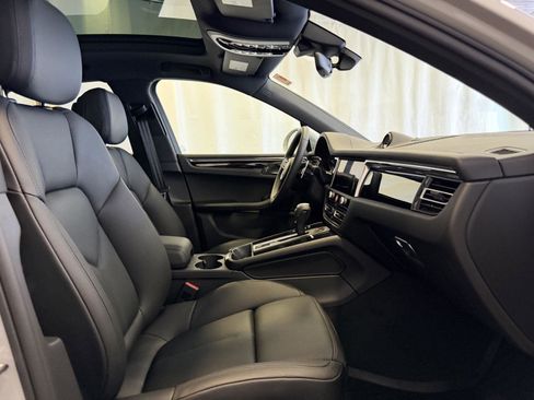New 2026 Porsche Macan Turbo image 17