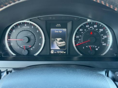 Used 2015 Toyota Camry SE w/ Moonroof Package FWD image 30
