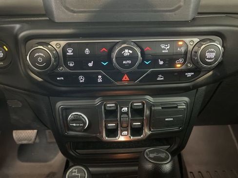 Used 2021 Jeep Wrangler Unlimited Sport image 17