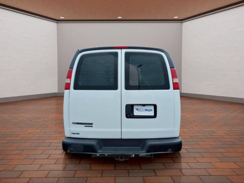 Used 2015 Chevrolet Express 2500 RWD image 7