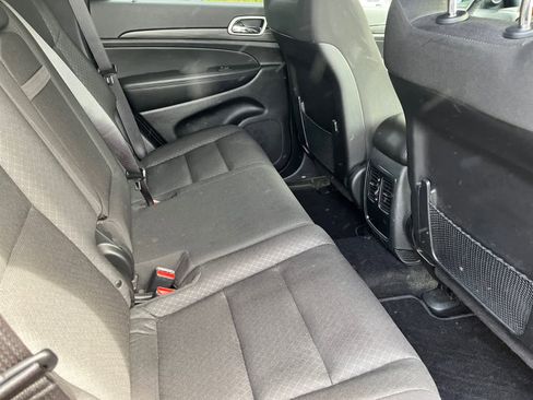 Used 2021 Jeep Grand Cherokee Laredo image 21