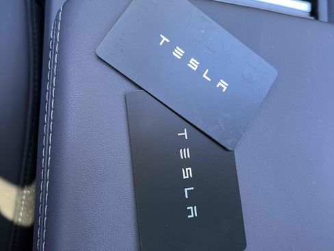 Used 2025 Tesla Model 3 Long Range image 11