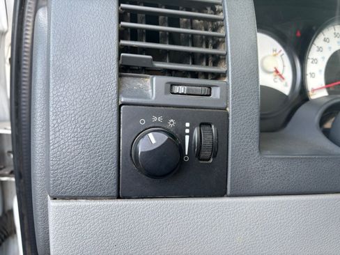 Used 2007 Dodge Durango SXT image 7