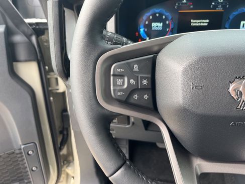 New 2025 Ford Bronco Badlands AWD/4WD image 5