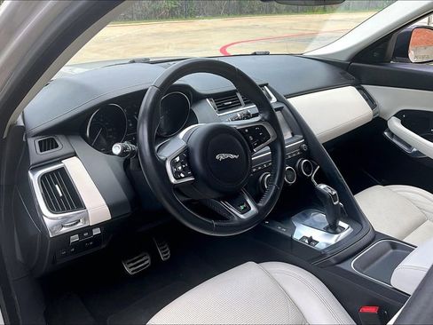 Used 2019 Jaguar E-PACE R-Dynamic S image 18