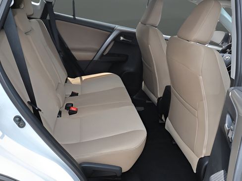 Used 2015 Toyota RAV4 XLE FWD image 19