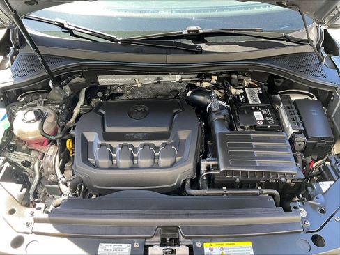 Certified 2023 Volkswagen Tiguan SE R-Line AWD/4WD image 9