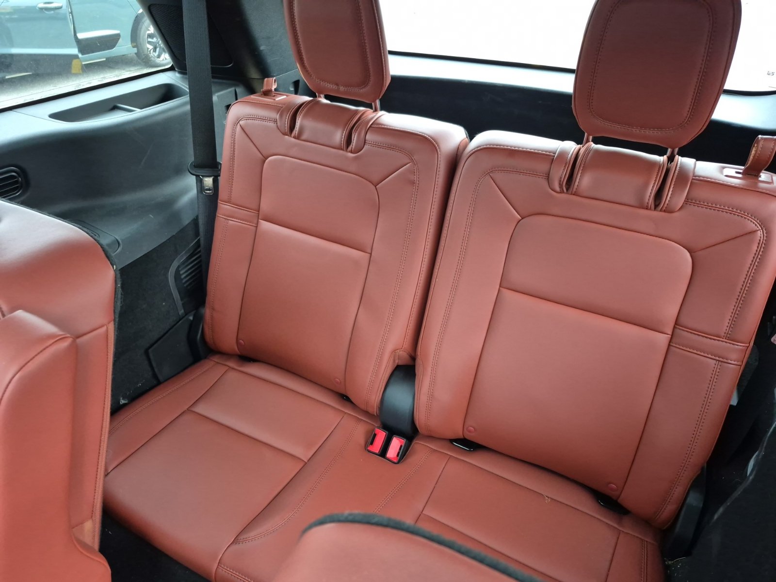 Used 2025 Lincoln Aviator Reserve w/ Equipment Group 201A AWD/4WD image 13