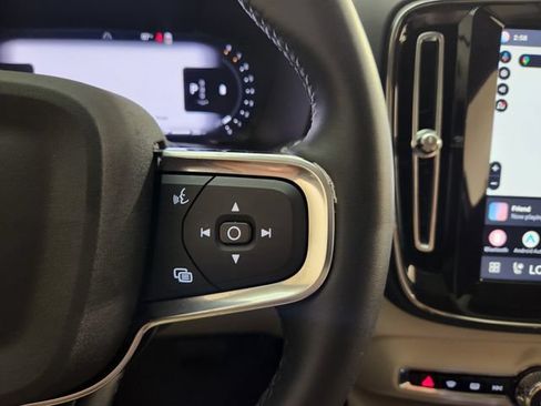 Certified 2026 Volvo XC40 B5 Plus AWD/4WD image 28