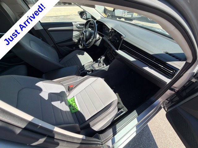 Used 2025 Volkswagen Jetta SE FWD image 21