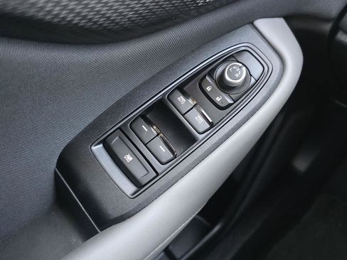 Used 2023 Subaru Outback Premium image 9