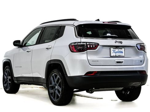 New 2026 Jeep Compass Latitude AWD/4WD image 8