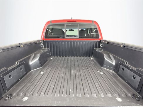 Used 2015 Toyota Tacoma PreRunner image 40