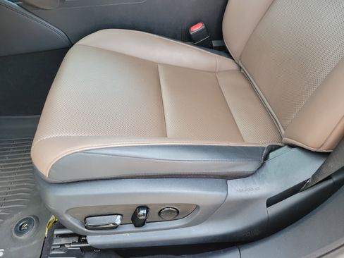 Used 2023 Lexus ES 350 w/ Premium Package FWD image 10